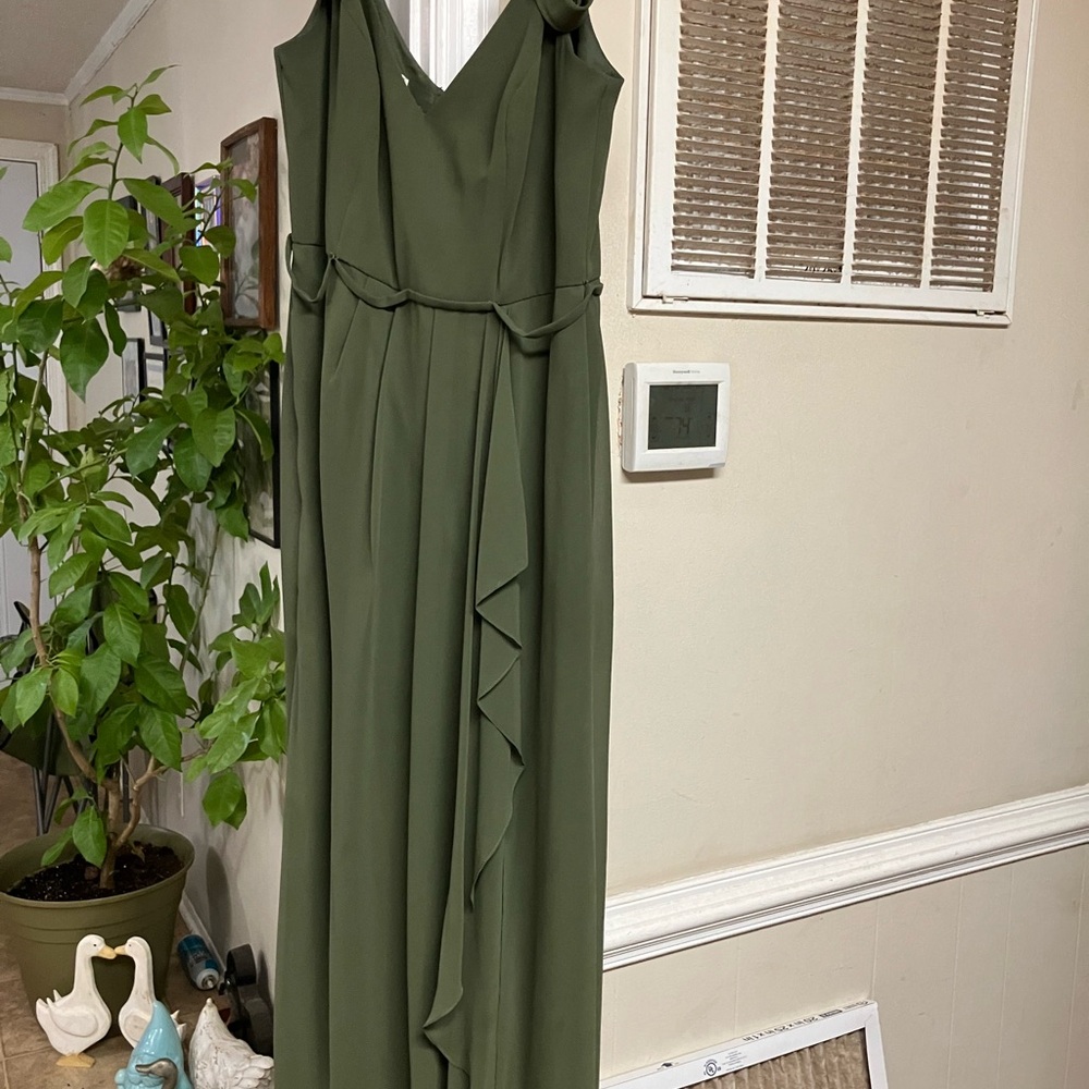 Chic Olive Maxi Dress